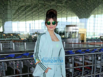 Photos: Urvashi Rautela, Kriti Sanon, and Alia Bhatt others snapped at the airport