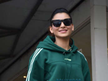 Photos: Urvashi Rautela snapped at Juhu