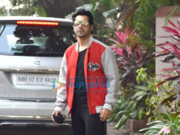 Photos: Varun Dhawan snapped in Juhu