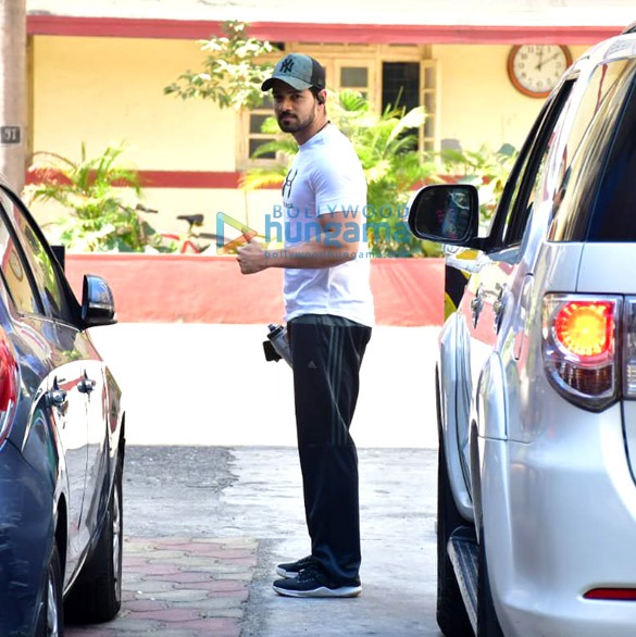 photos zareen khan neha sharma and sooraj pancholi spotted at i think fitness 3