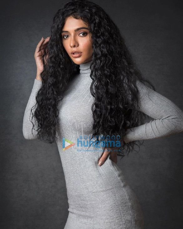 ruhi singh 52