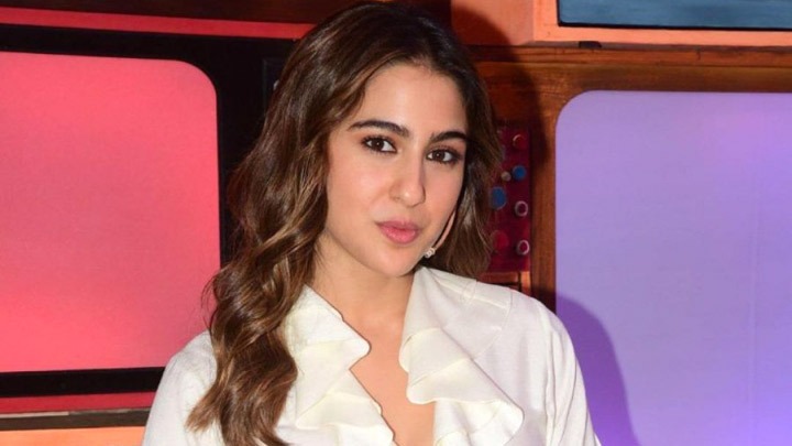 Sara Ali Khan on Coolie No.1: “I’m NOT trying to COPY Karishma Kapoor because she’s..”| Varun Dhawan Sara Ali Khan on Coolie No.1: “I’m NOT trying to COPY Karishma Kapoor because she’s..”| Varun Dhawan