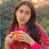 Sara Ali Khan shares no-makeup picture while enjoying hot cup of tea