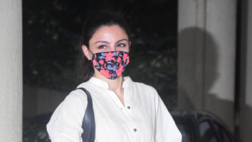 Soha Ali Khan snapped at Babita Kapoor’s house in Khar