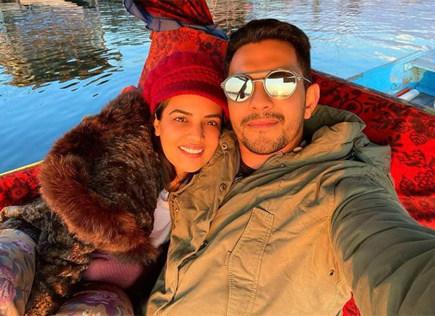 Aditya Narayan and Shweta Agarwal get cosy in their pictures from their honeymoon in Kashmir