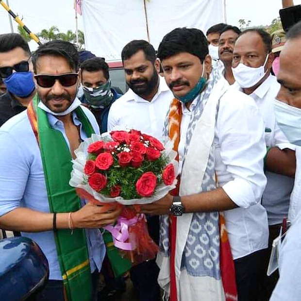 Ajay Devgn participates in tree plantation drive; 5000 saplings were planted as a part of Green India Initiative Ajay Devgn participates in tree plantation drive; 5000 saplings were planted as a part of Green India Initiative