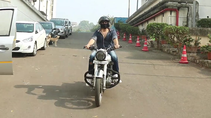 Kartik Aaryan spotted in Filmcity for his shoot