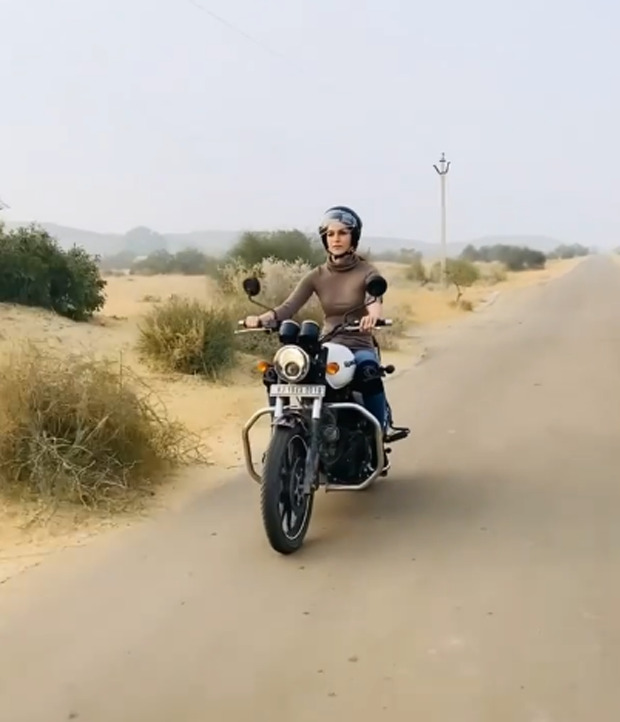 Kriti Sanon fulfills her dream of riding a bike, shares a video from the sets of Bachchan Pandey in Jaisalmer 