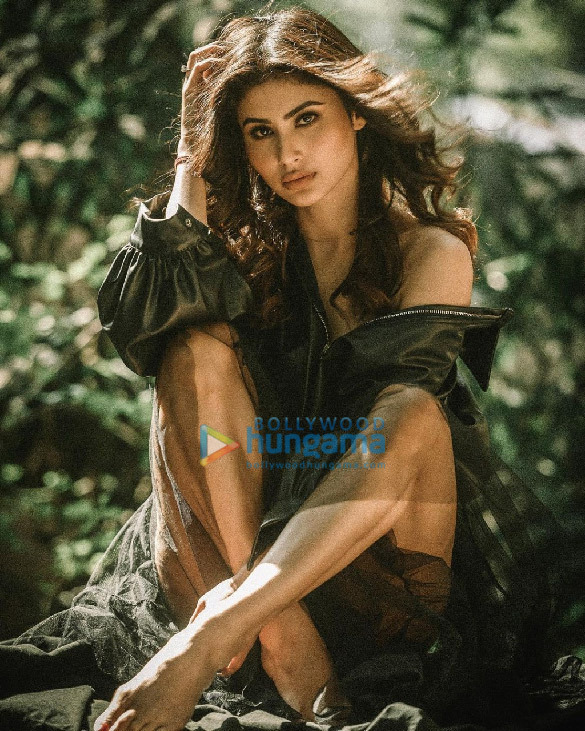 mouni roy 3 6