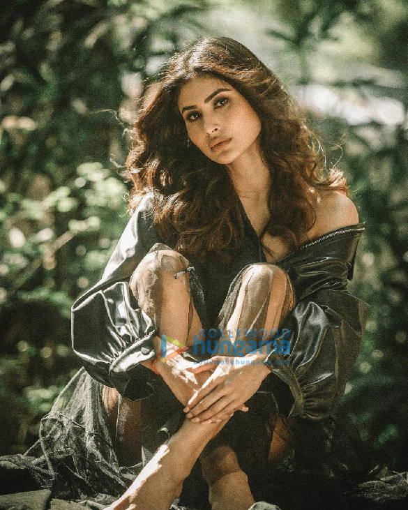 mouni roy 4 3