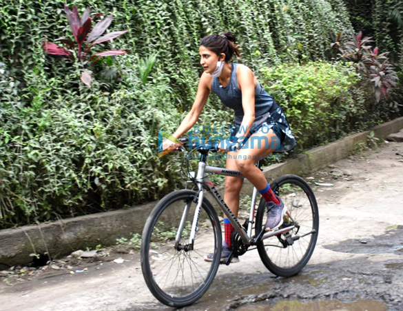 photos aahana kumra snapped cycling 3