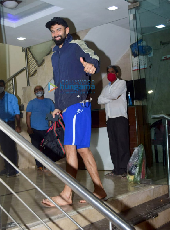 photos aditya roy kapur spotted at a dance class in bandra 2