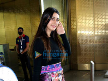 Photos: Alia Bhatt, Falguni Pathak and Warina Hussain snapped at the airport
