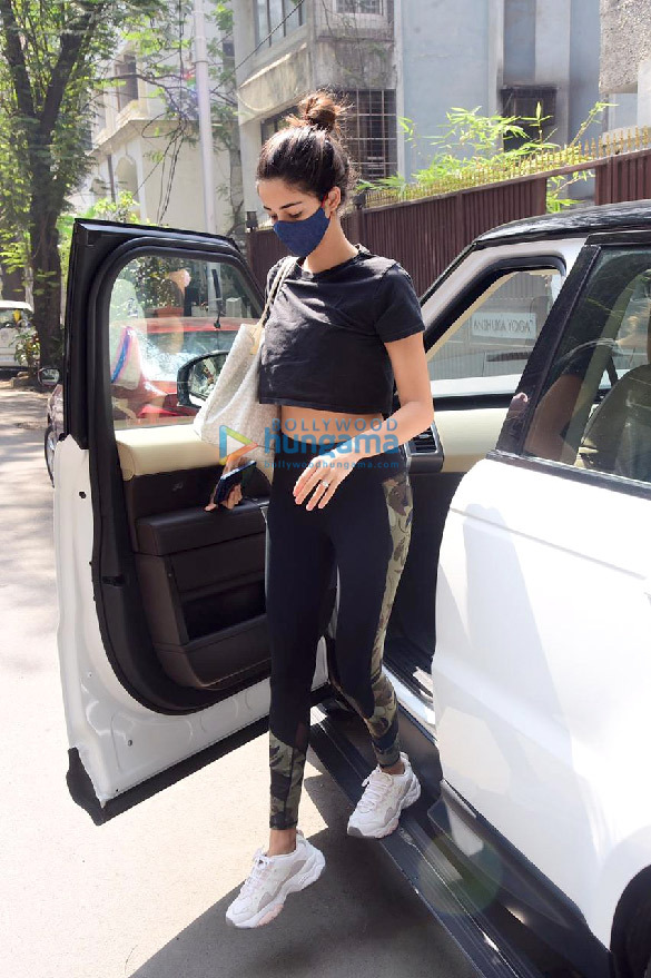 photos ananya panday spotted at anshuka yoga in bandra 3