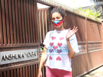 Photos: Ananya Panday spotted at yoga class in Bandra