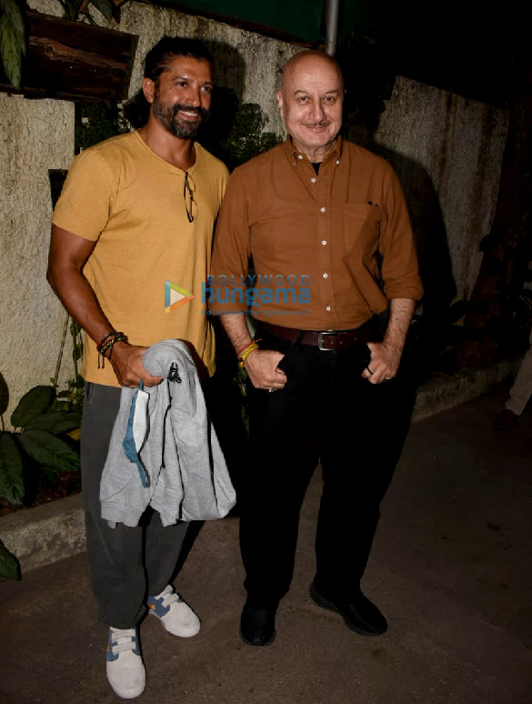 photos anil kapoor satish kaushik and others snapped at the special screening of kaagaz 1