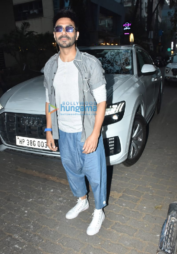 photos aparshakti khurrana snapped in andheri 2