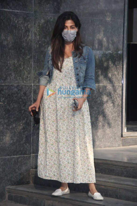 photos chitrangda singh spotted outside a clinic in bandra 2