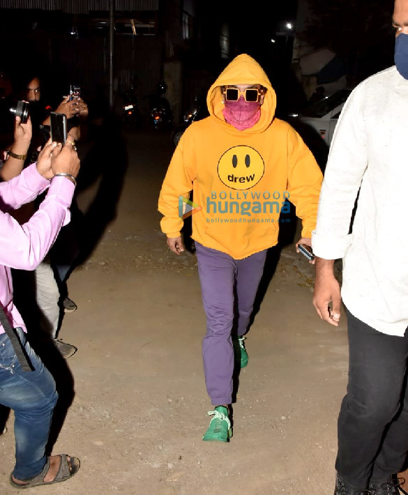 photos deepika padukone ranveer singh and shakun batra snapped at mizu restaurant in bandra 2