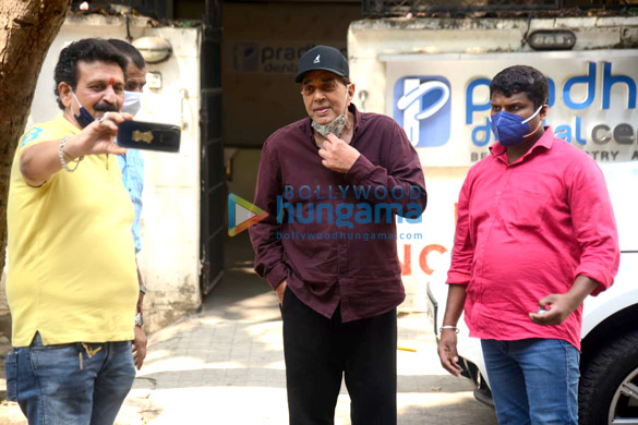 photos dharmendra snapped at a dental clinic in juhu 2