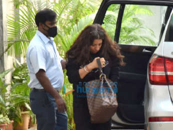 Photos: Farhan Akhtar and Zoya Akhtar snapped at Javed Akhtar's house in Juhu
