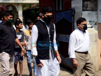 Photos: Funeral of producer Bunty Walia's father Pirthi Paul Singh