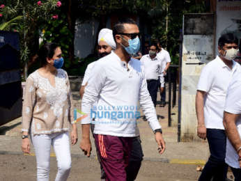 Photos: Funeral of producer Bunty Walia's father Pirthi Paul Singh
