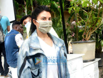 Photos: Jacqueline Fernandez spotted at Bandra