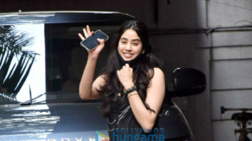 Photos: Janhvi Kapoor snapped in Juhu
