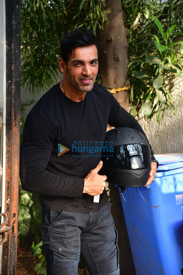 Photos: John Abraham spotted in Bandra Photos: John Abraham spotted in Bandra