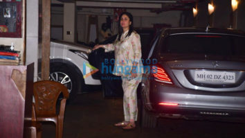 Photos: Kareena Kapoor Khan and Babita Kapoor snapped in Bandra