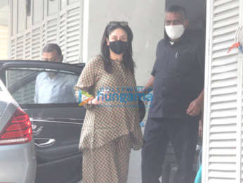 Photos: Kareena Kapoor Khan spotted at a clinic in Bandra