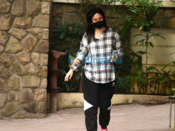 Photos: Kareena Kapoor Khan spotted in Bandra