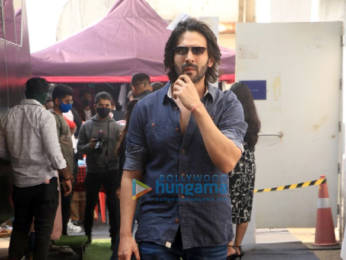 Photos: Kartik Aaryan snapped at Filmcity