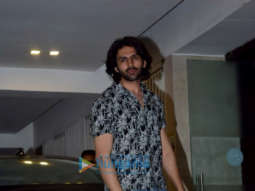 Photos: Kartik Aaryan spotted at Juhu
