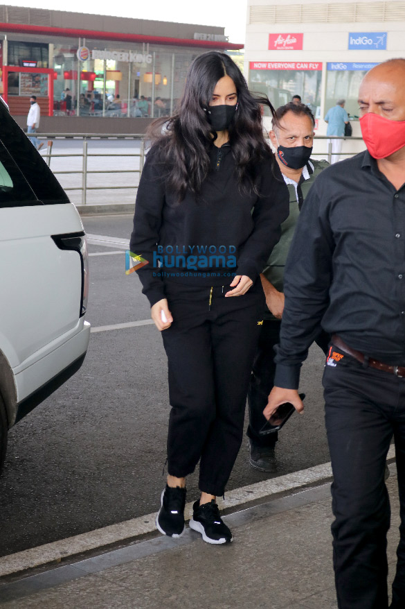 photos katrina kaif and kartik aaryan snapped at the airport 2