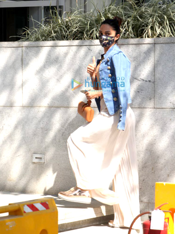 photos kiara advani and sidharth malhotra snapped in bkc 2