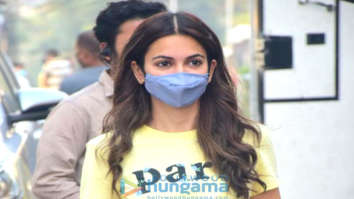 Photos: Kriti Kharbanda snapped on the sets of her film 14 Phere