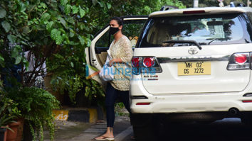 Photos: Lara Dutta snapped in Bandra