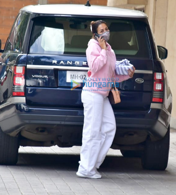 photos malaika arora snapped at her sisters house 1
