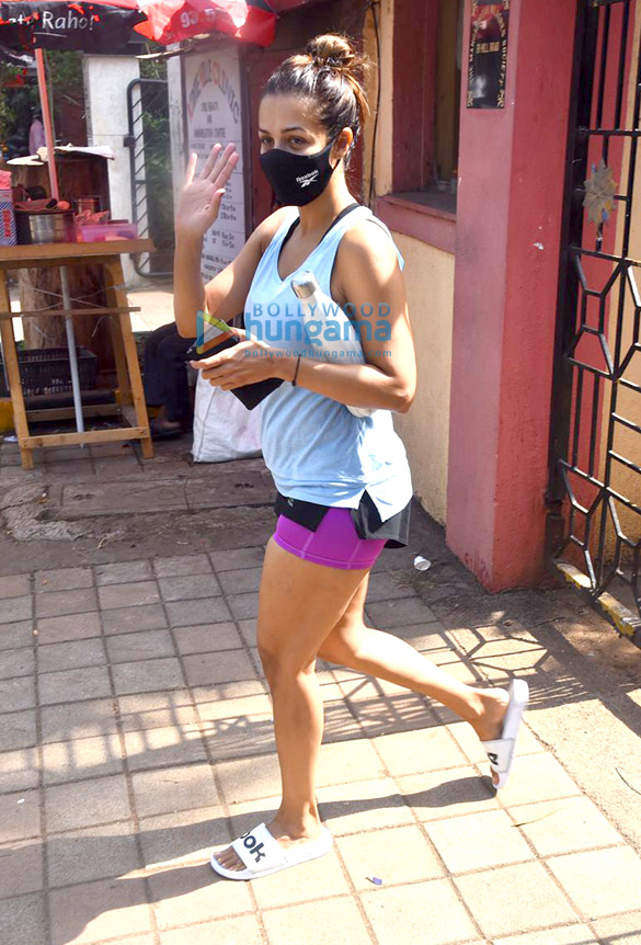 photos malaika arora spotted at diva yoga studio in bandra 4 21