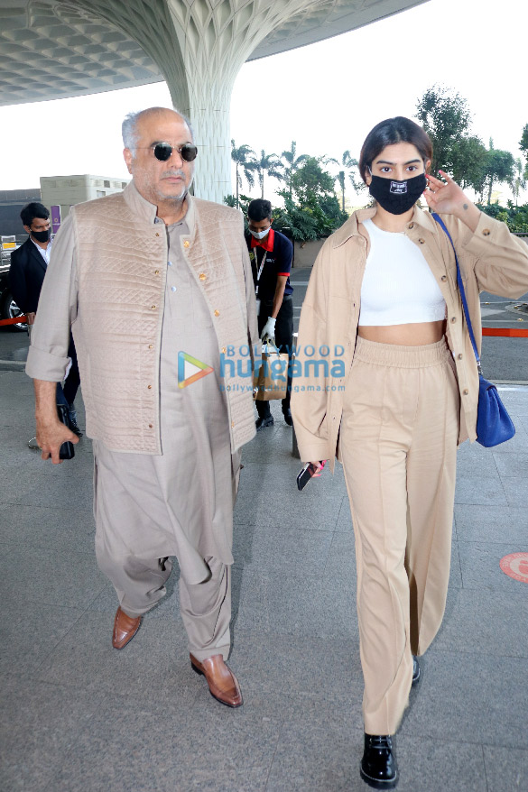 photos nora fatehi sara ali khan hansika motwani and others snapped at the airport 2
