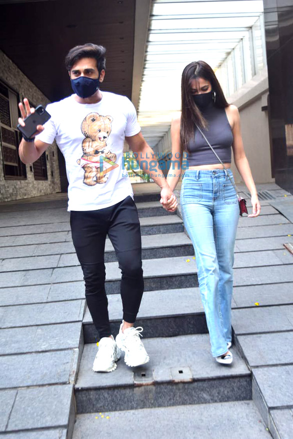 photos pulkit samrat and kriti kharbanda spotted at hakkasan in bandra 3