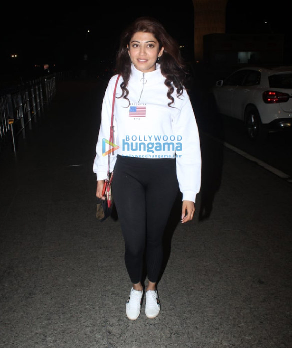 photos rakul preet singh and pranitha subhash snapped at the airport 4