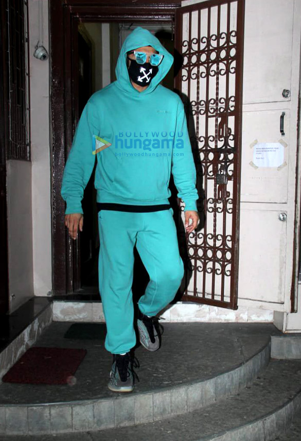 photos ranveer singh spotted at shankar mahadevans dubbing studio in bandra 2 2