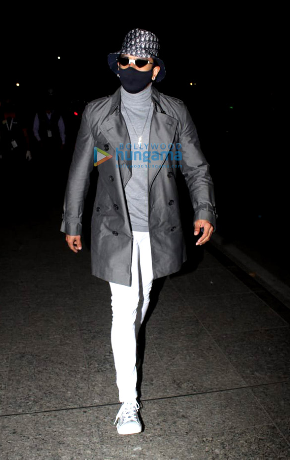 photos ranveer singh spotted at the airport 1