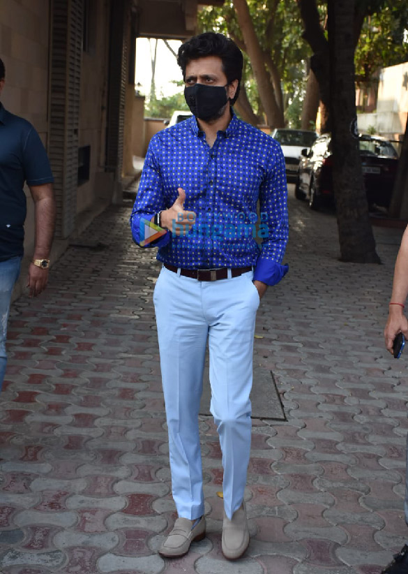 photos riteish deshmukh snapped in juhu 3