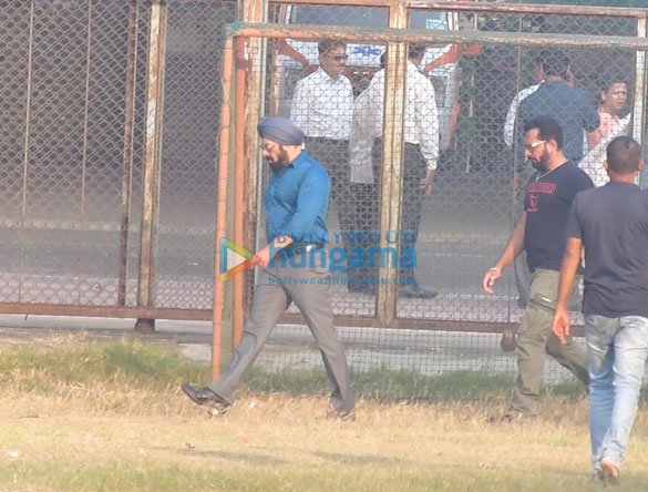 Photos: Salman Khan spotted for a shoot in Bandra Photos: Salman Khan spotted for a shoot in Bandra