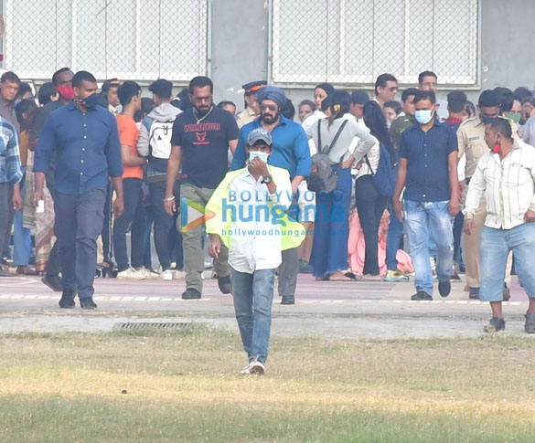 photos salman khan spotted for a shooting in bandra 3
