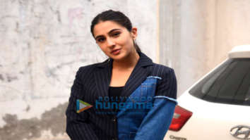 Photos: Sara Ali Khan snapped post a photo shoot in Filmcity